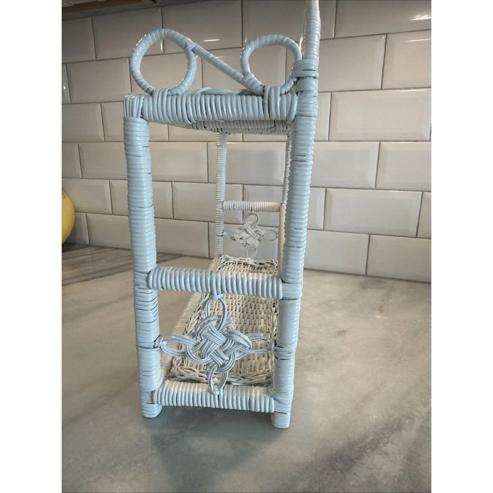 VINTAGE WHITE WICKER SHELF WALL HANGING OR TABLETOP 2 TIER BATH BOHO ES009